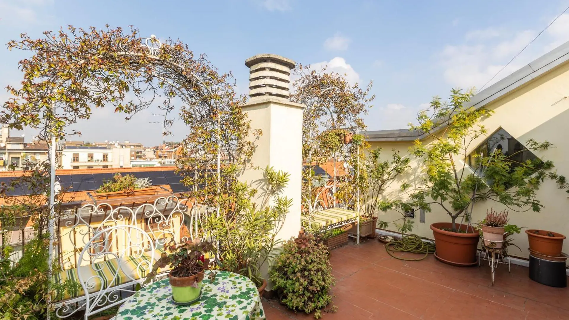 La Milano Design '50S With Botanical Terrace Lägenhet
